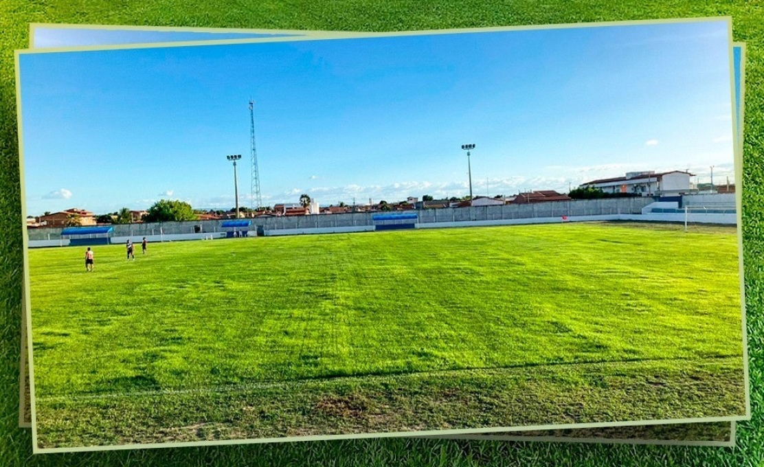 Prefeitura de Upanema realiza melhorias no gramado do Estádio O Freirão