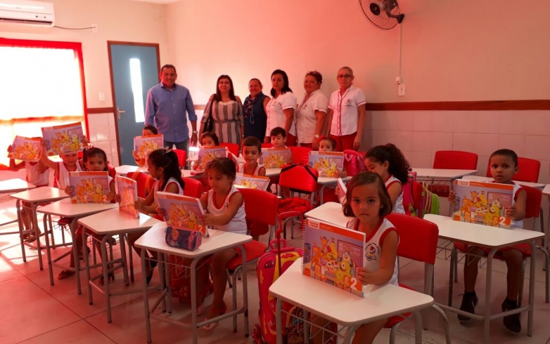 Prefeitura distribui livros para Educação Infantil pelo quinto ano seguido
