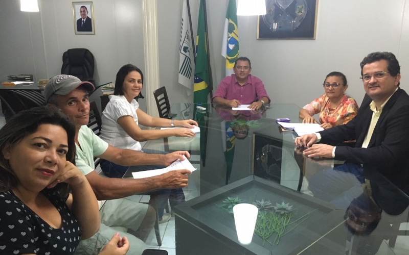 Prefeito Luiz Jairo recebe Sindiserpup em audiência