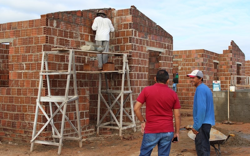 PMU assegura contrapartida com recursos próprios e garante construção de 40 casas