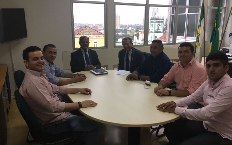 Prefeito Luiz Jairo defende manutenção do Cartório Eleitoral de Upanema em audiência com o presidente do TRE