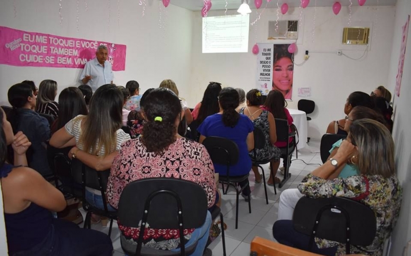 Mais de 50 mulheres participam de abertura do Outubro Rosa