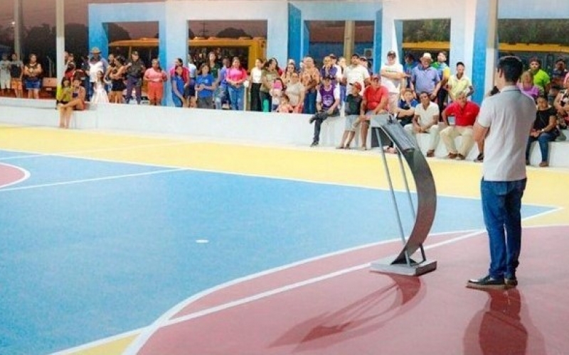 Prefeitura de Upanema inaugura mais uma praça com quadra de esporte na zona rural