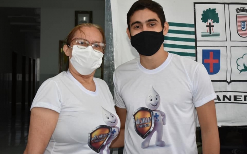 Prefeito Renan participa da abertura da campanha de vacinação contra a Covid-19