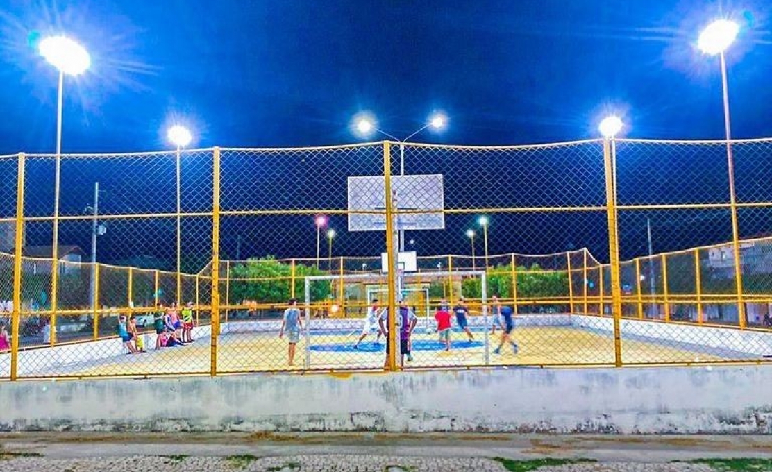 Prefeitura de Upanema instala iluminação de LED no Complexo Esportivo da 16 de...