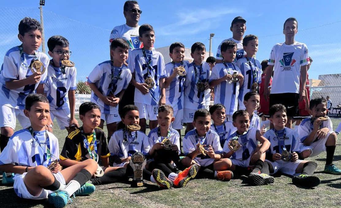 Seleção Sub-10 de Upanema conquista título em Caraúbas 