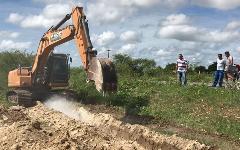 Prefeito Luiz Jairo acompanha serviços para melhoria no abastecimento de água em Upanema
