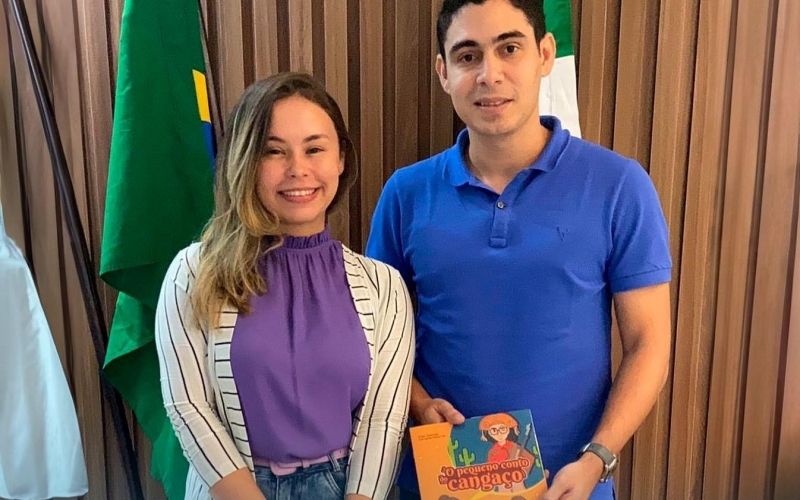 Prefeito Renan recebe escritora que escreveu livro com personagens upanemenses
