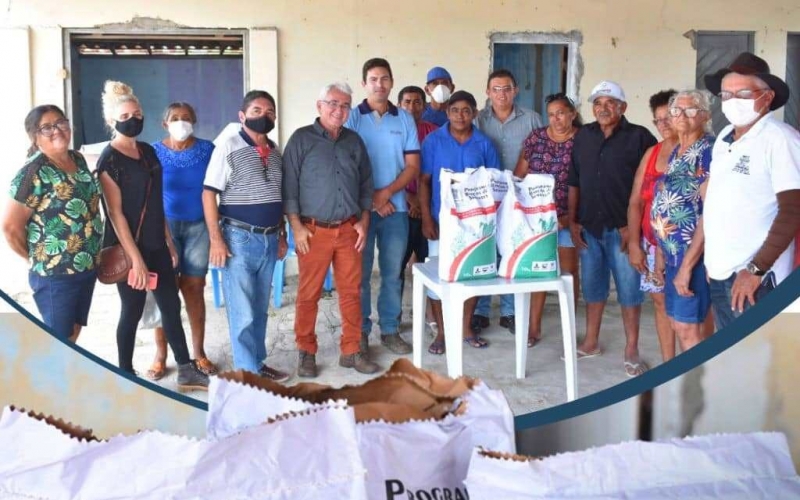 Prefeitura de Upanema realiza entrega de sementes no Sítio Pereiros